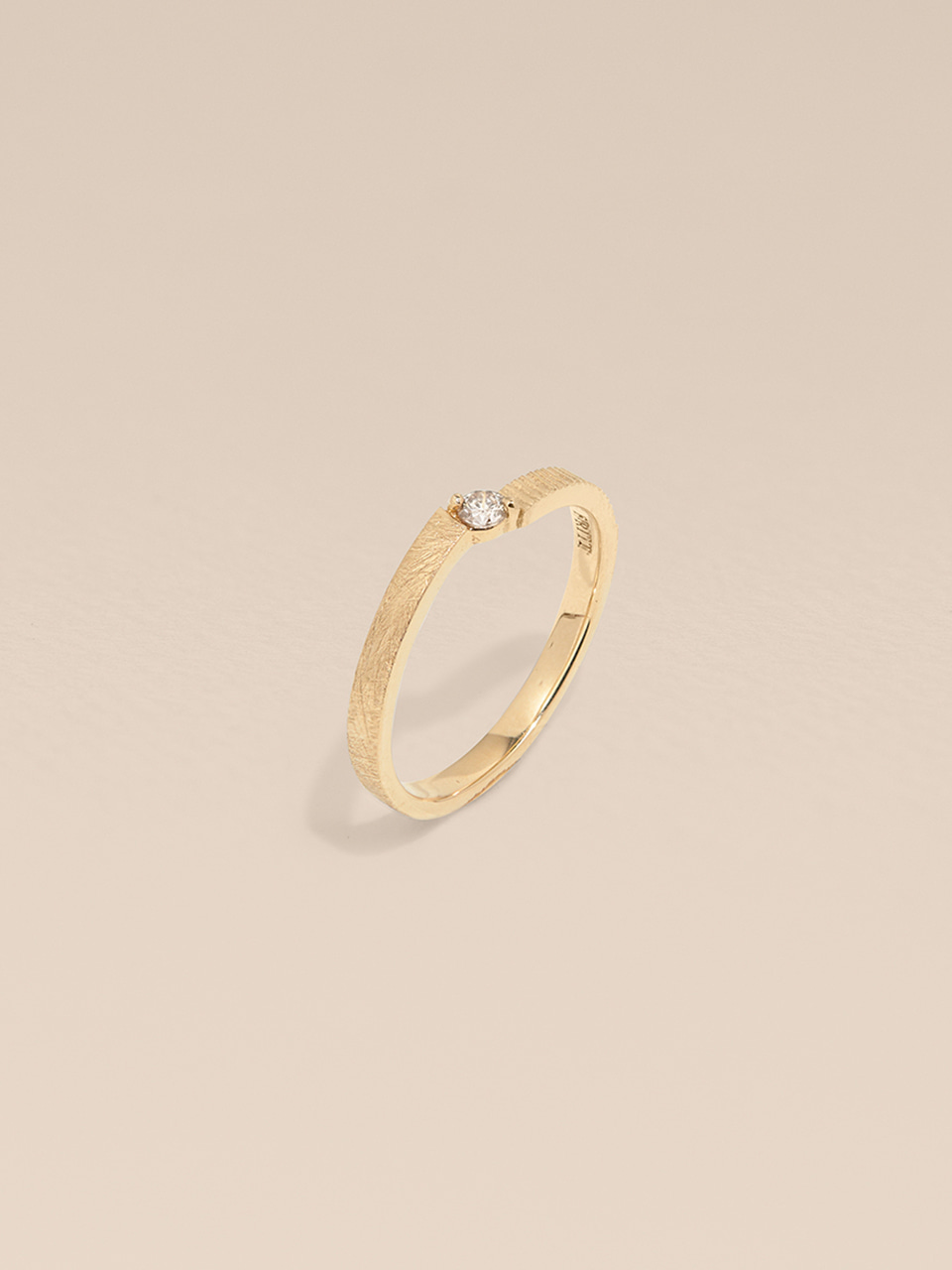 Mei Texture Diamond Ring